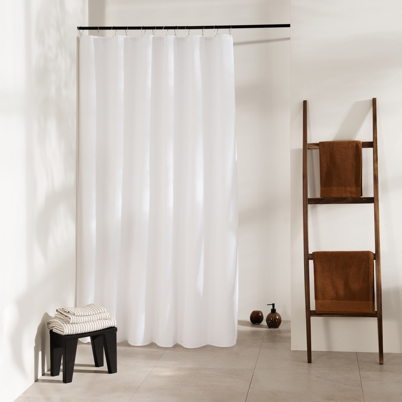 Tenda da doccia con scena di neve invernale Albero Paesaggio naturale Stampa 3D Decorazione per bagno impermeabile Vasca da bagno per la casa Set di tende in poliestere-L180xH180cm Tenda da doccia con scena di neve invernale Albero Paesaggio naturale Stampa 3D Decorazione per bagno impermeabile Vasca da bagno per la casa Set di tende in poliestere-L180xH180cm